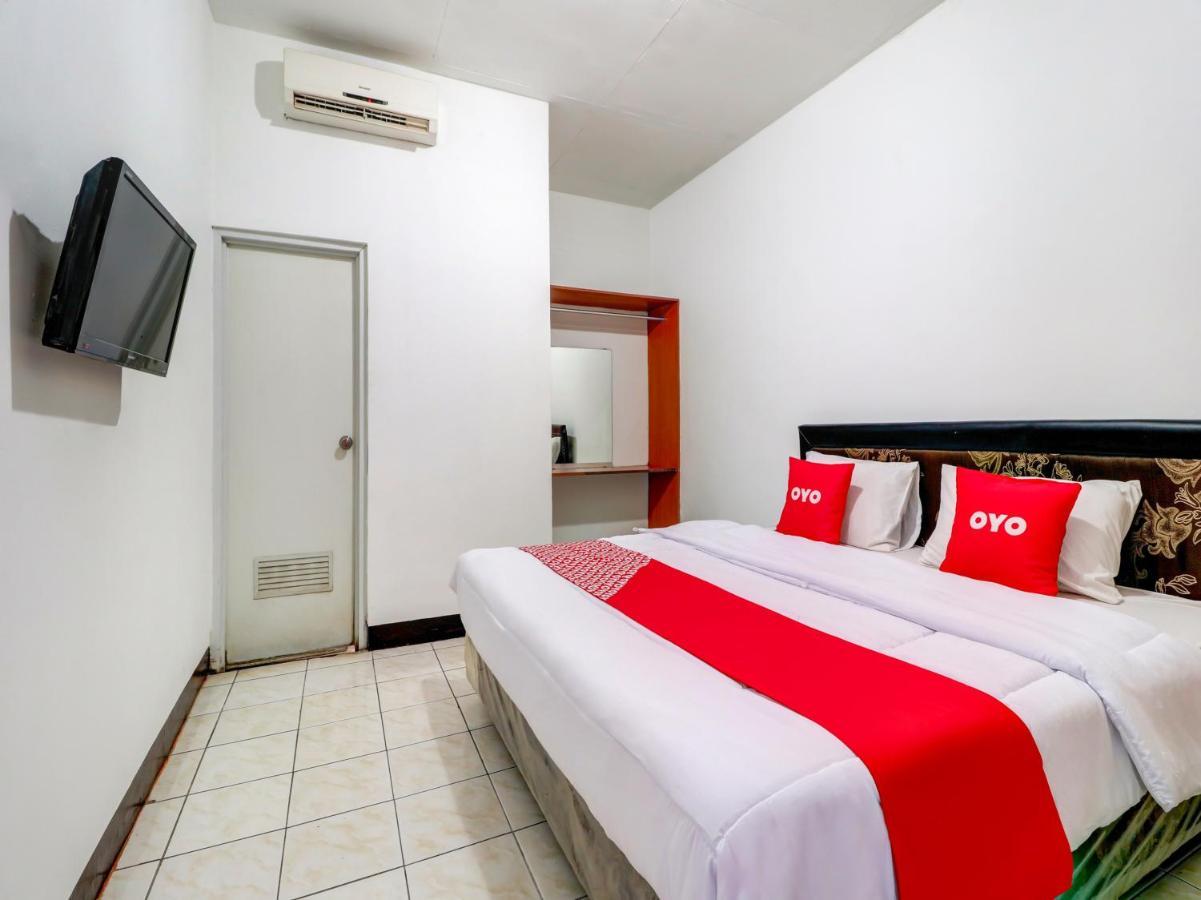 Oyo 3341 Ten Guest House Bandung Exteriör bild